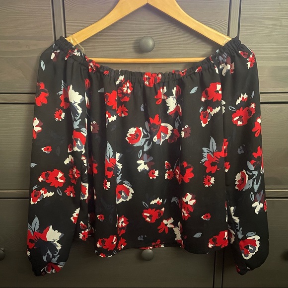 Kendall & Kylie Blouse - Picture 3 of 6